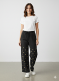 J022- Embroidered Sunflower Baggy Jeans