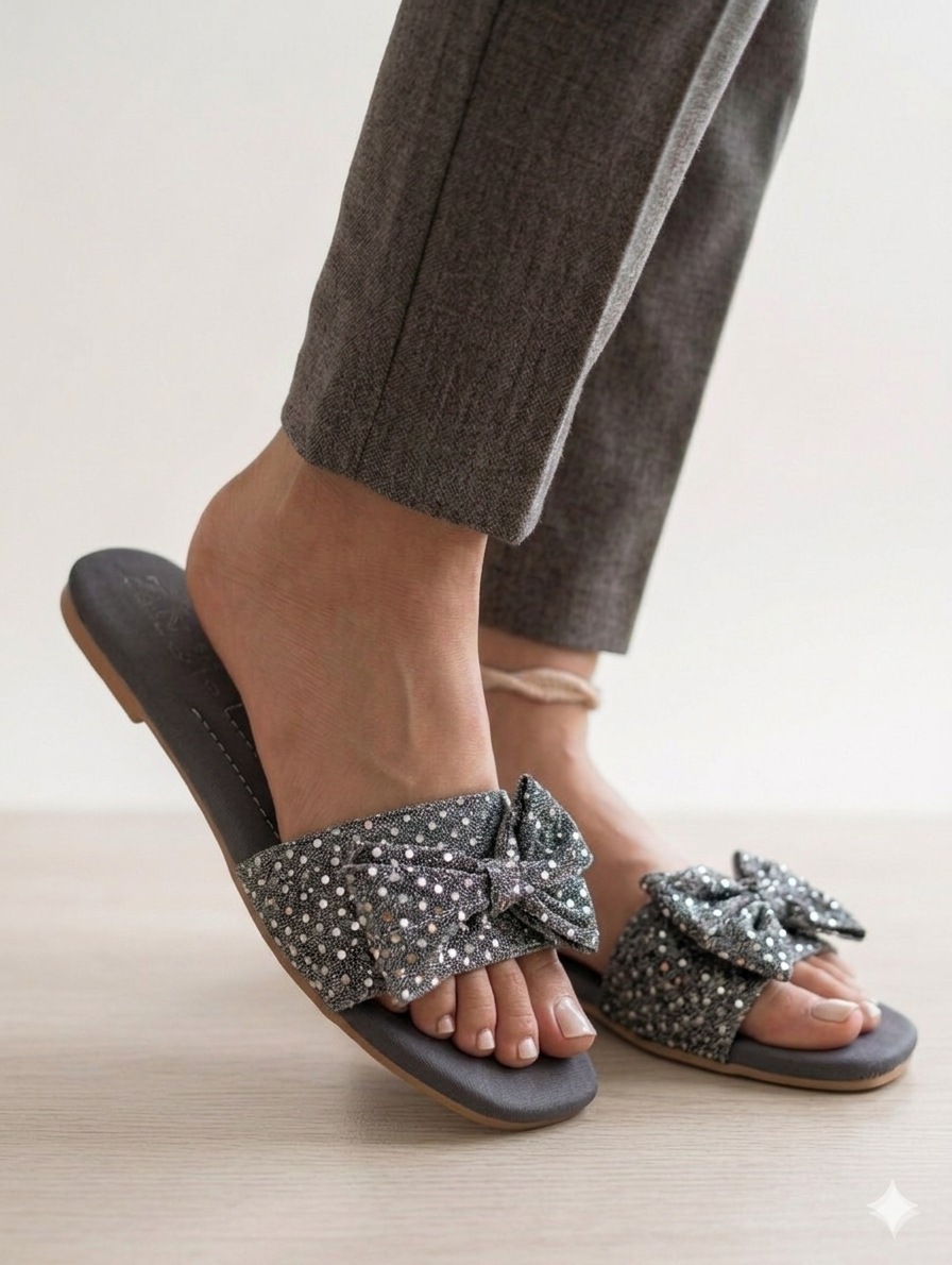 Sh106- Moonlight Bow Style Flat Chappal